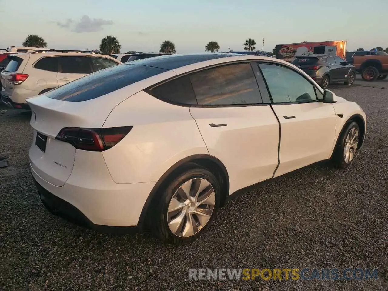 3 Photograph of a damaged car 7SAYGDEE0RA274078 TESLA MODEL Y 2024
