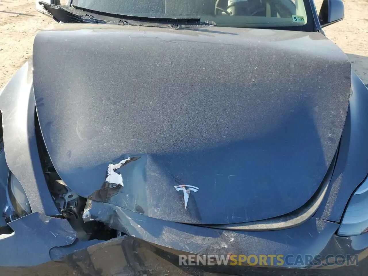 12 Photograph of a damaged car 7SAYGDEE0RA275960 TESLA MODEL Y 2024