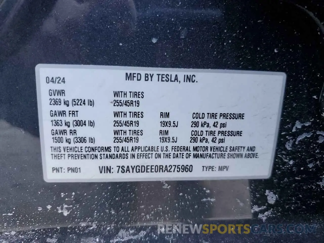 13 Photograph of a damaged car 7SAYGDEE0RA275960 TESLA MODEL Y 2024