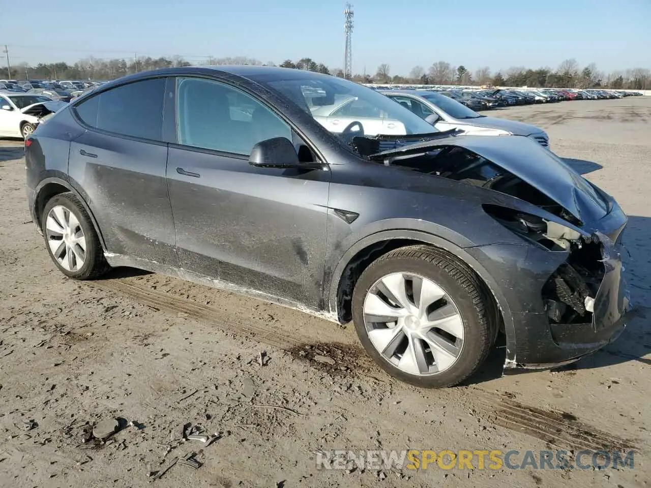 4 Photograph of a damaged car 7SAYGDEE0RA275960 TESLA MODEL Y 2024