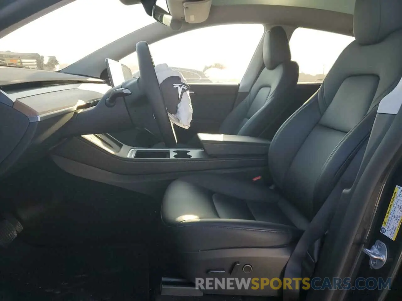 7 Photograph of a damaged car 7SAYGDEE0RA275960 TESLA MODEL Y 2024