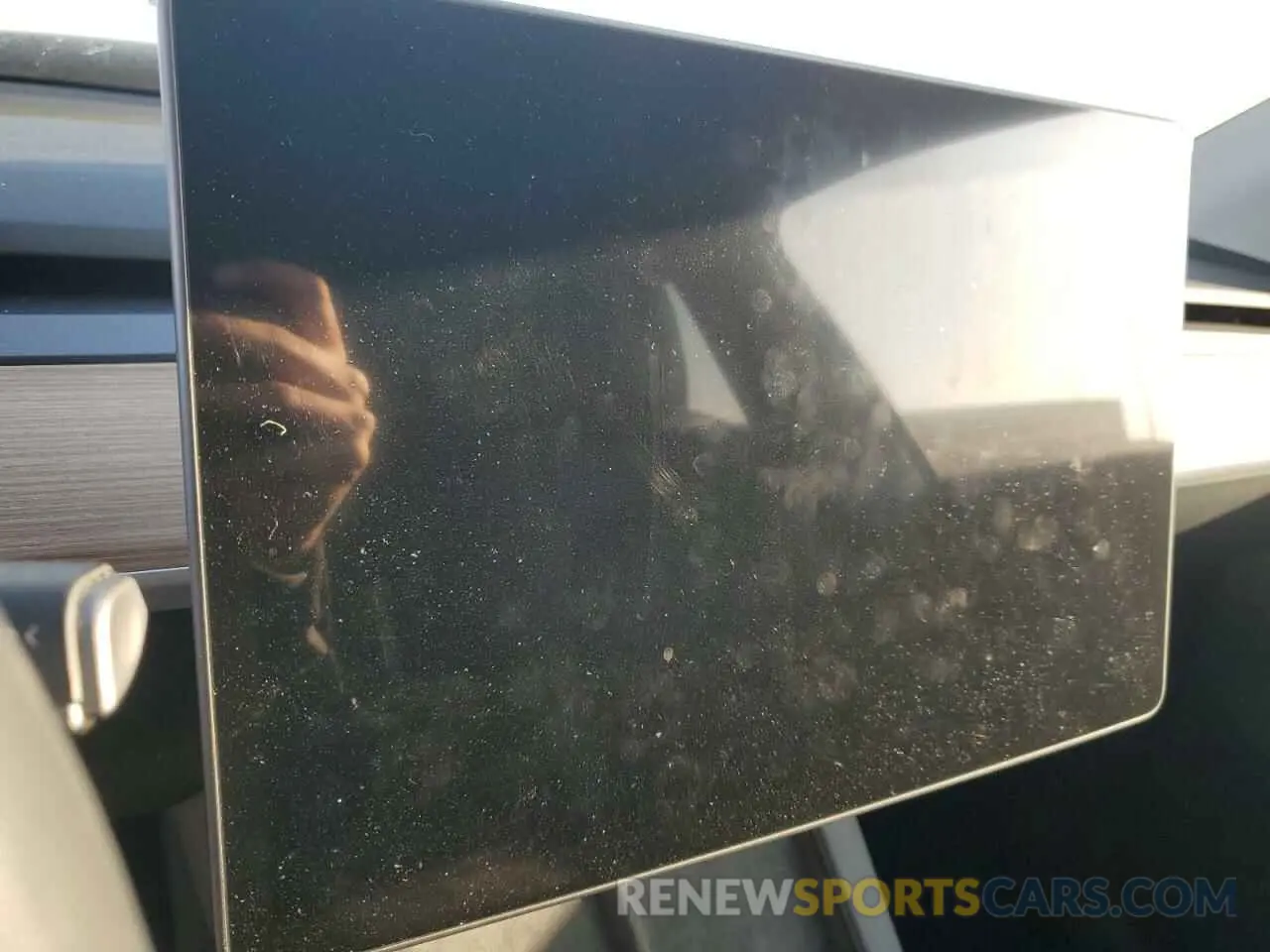 9 Photograph of a damaged car 7SAYGDEE0RA275960 TESLA MODEL Y 2024