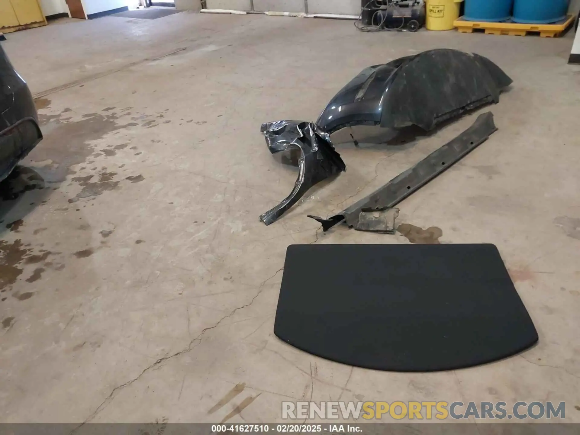 12 Photograph of a damaged car 7SAYGDEE0RA282634 TESLA MODEL Y 2024
