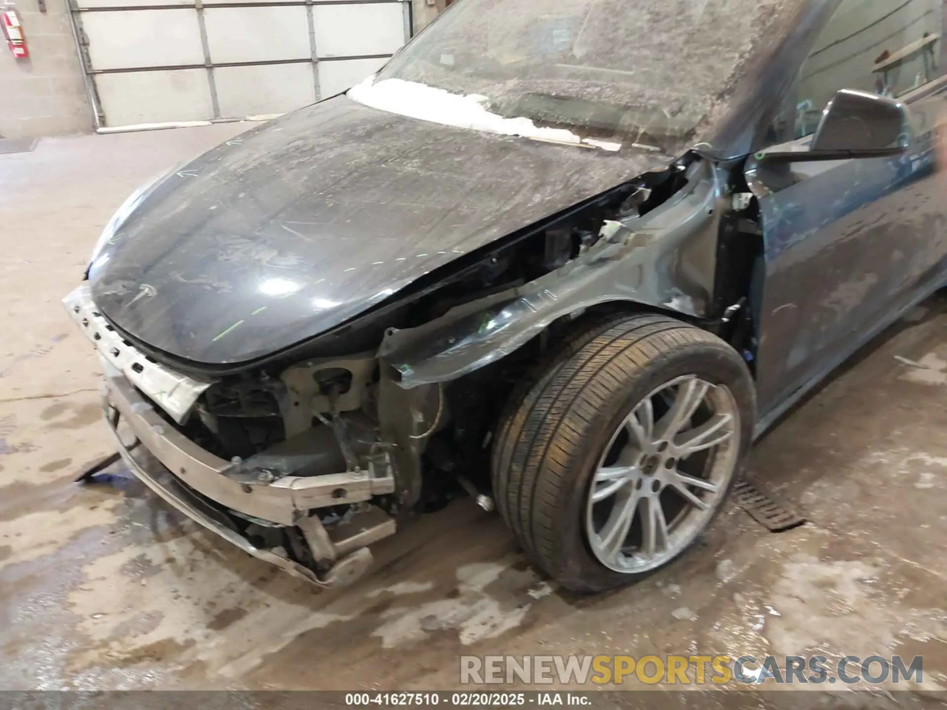 6 Photograph of a damaged car 7SAYGDEE0RA282634 TESLA MODEL Y 2024