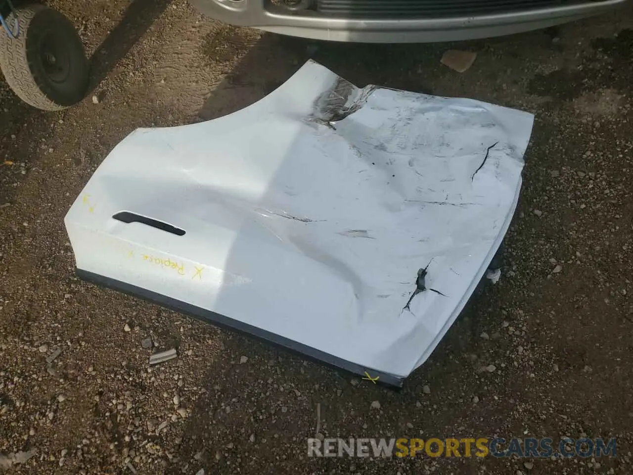 12 Photograph of a damaged car 7SAYGDEE0RA296453 TESLA MODEL Y 2024