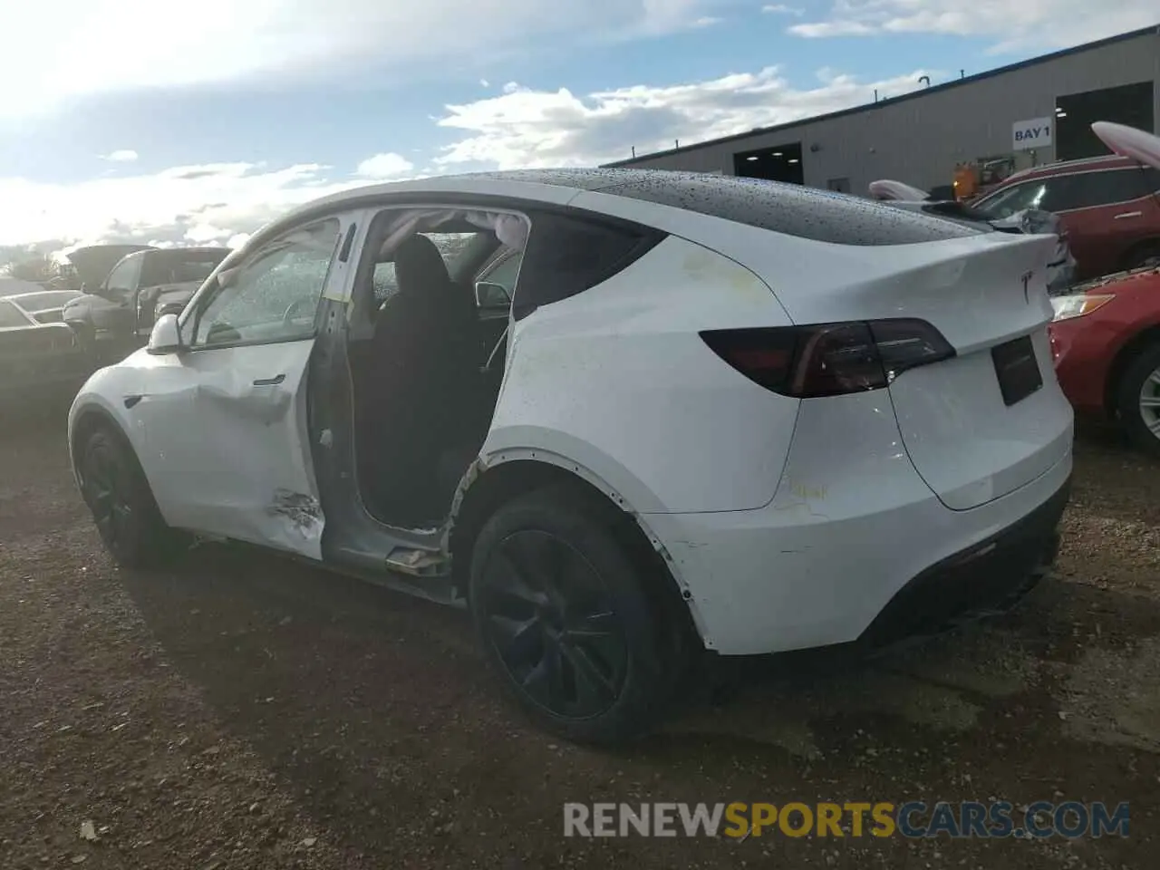 2 Photograph of a damaged car 7SAYGDEE0RA296453 TESLA MODEL Y 2024