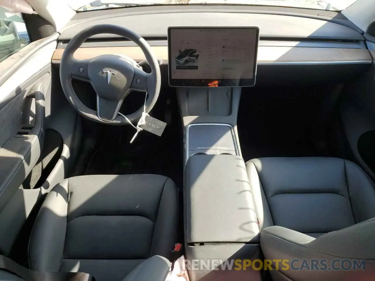 8 Photograph of a damaged car 7SAYGDEE0RA296453 TESLA MODEL Y 2024
