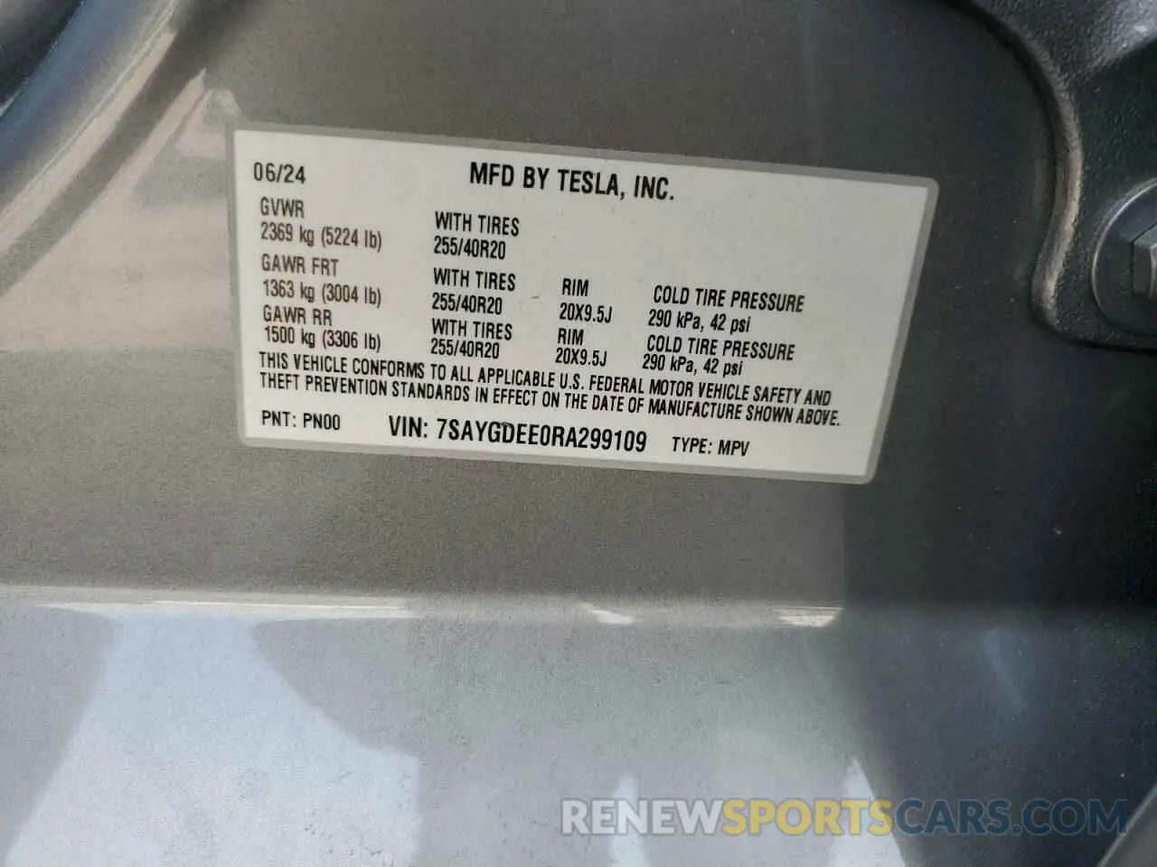 12 Photograph of a damaged car 7SAYGDEE0RA299109 TESLA MODEL Y 2024