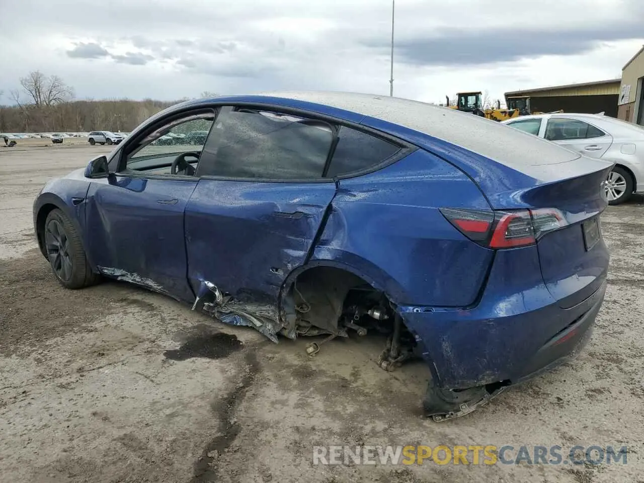 2 Photograph of a damaged car 7SAYGDEE0RA323893 TESLA MODEL Y 2024