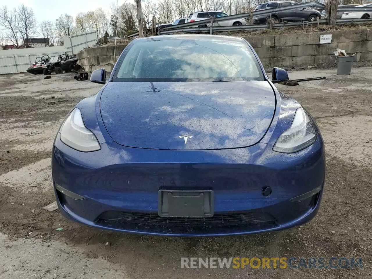 5 Photograph of a damaged car 7SAYGDEE0RA323893 TESLA MODEL Y 2024