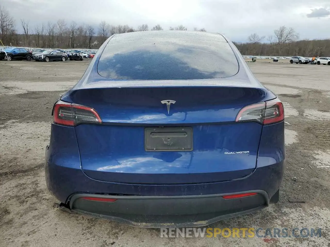6 Photograph of a damaged car 7SAYGDEE0RA323893 TESLA MODEL Y 2024