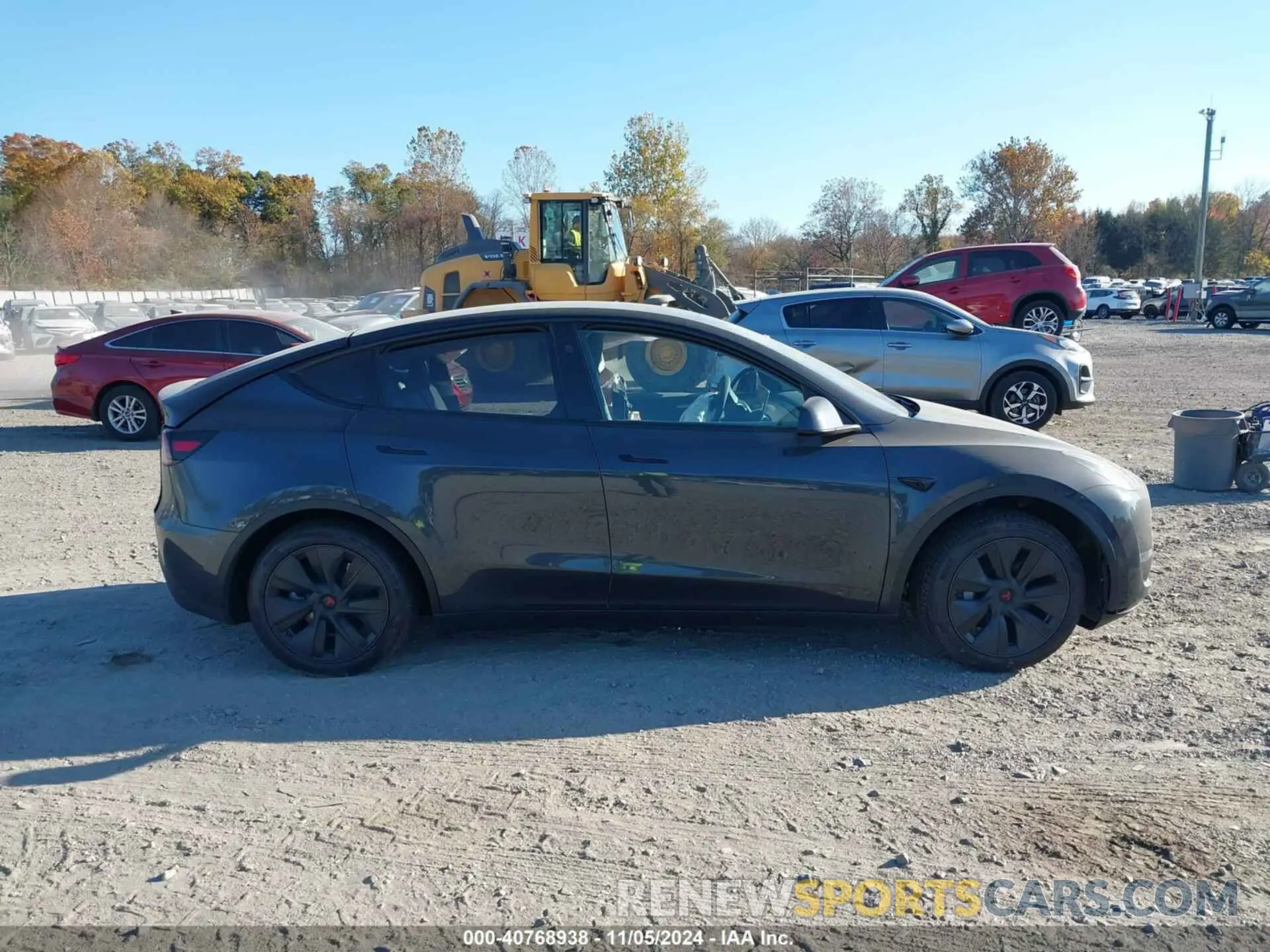12 Photograph of a damaged car 7SAYGDEE0RA326048 TESLA MODEL Y 2024