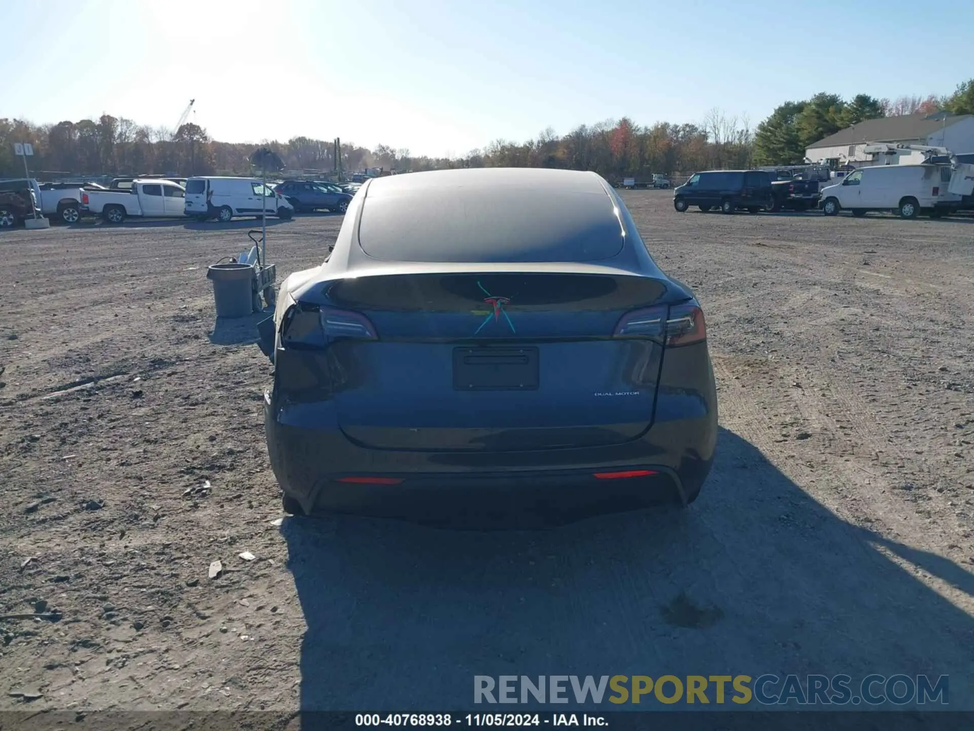 15 Photograph of a damaged car 7SAYGDEE0RA326048 TESLA MODEL Y 2024