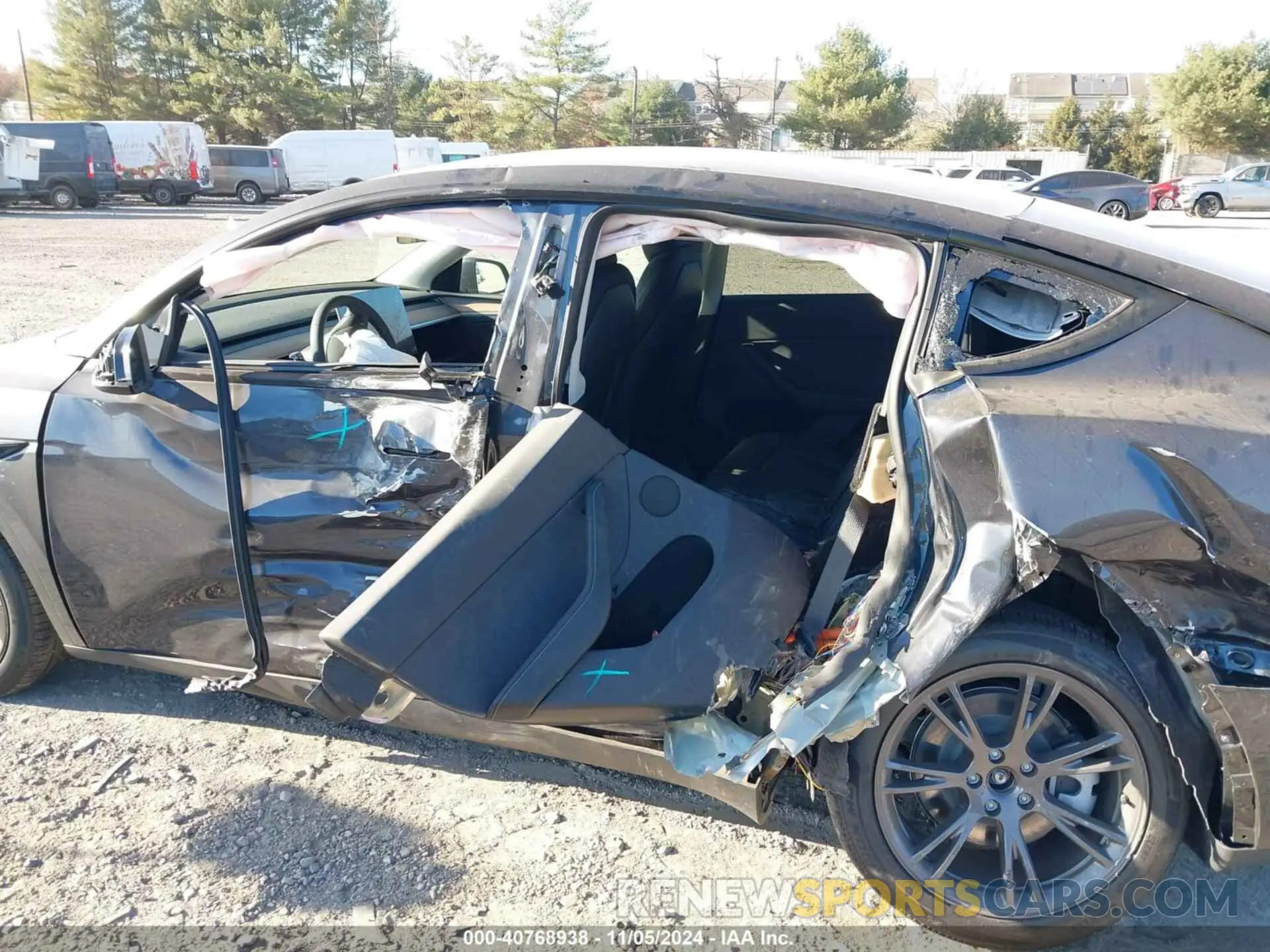 6 Photograph of a damaged car 7SAYGDEE0RA326048 TESLA MODEL Y 2024