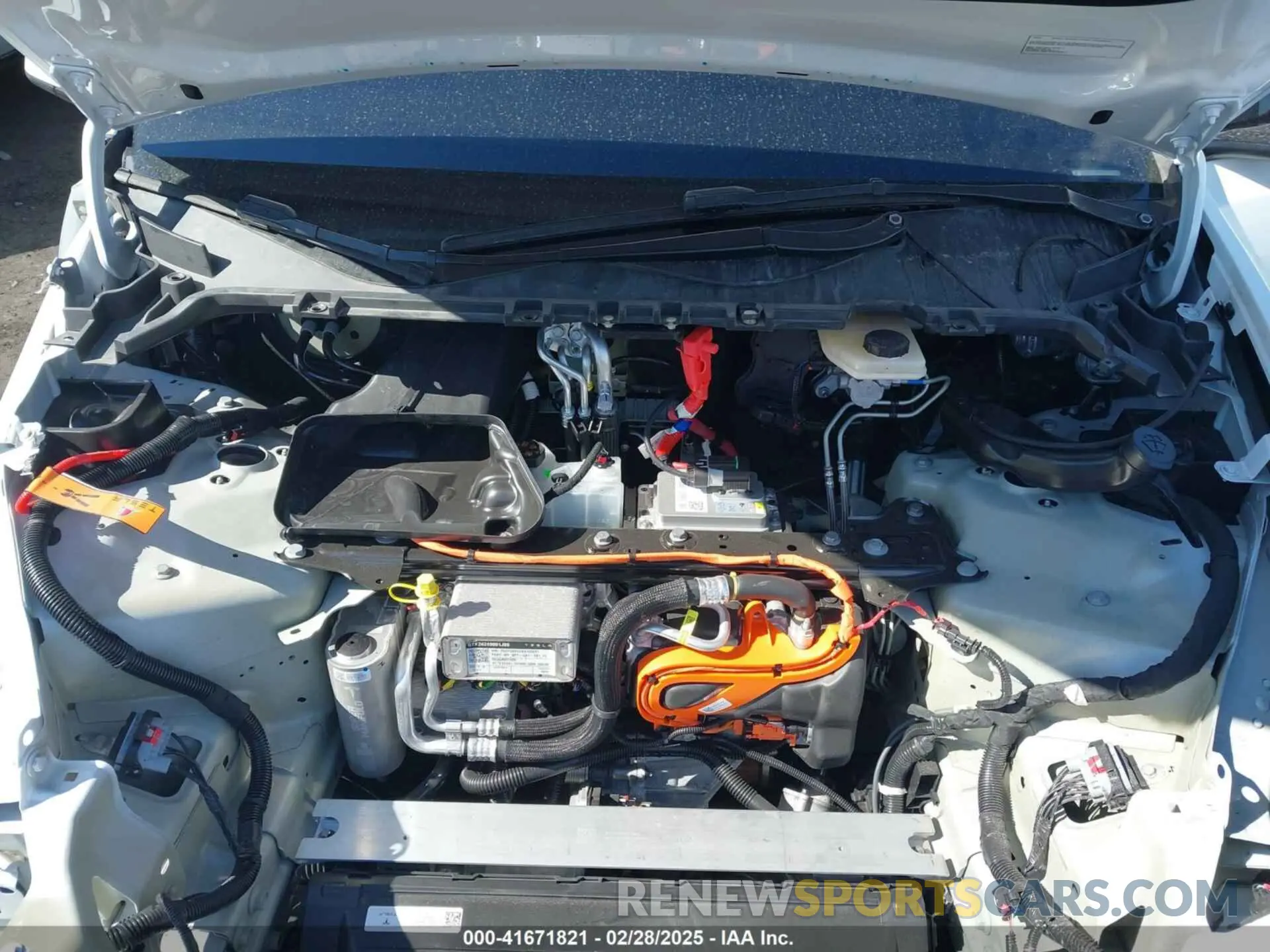 10 Photograph of a damaged car 7SAYGDEE0RA328091 TESLA MODEL Y 2024