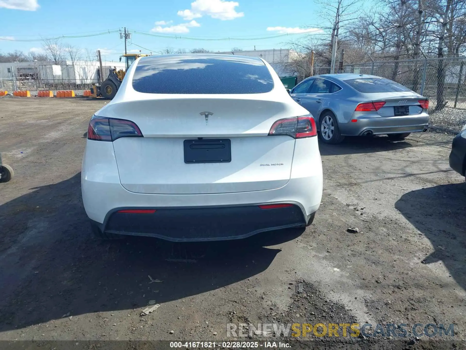 16 Photograph of a damaged car 7SAYGDEE0RA328091 TESLA MODEL Y 2024