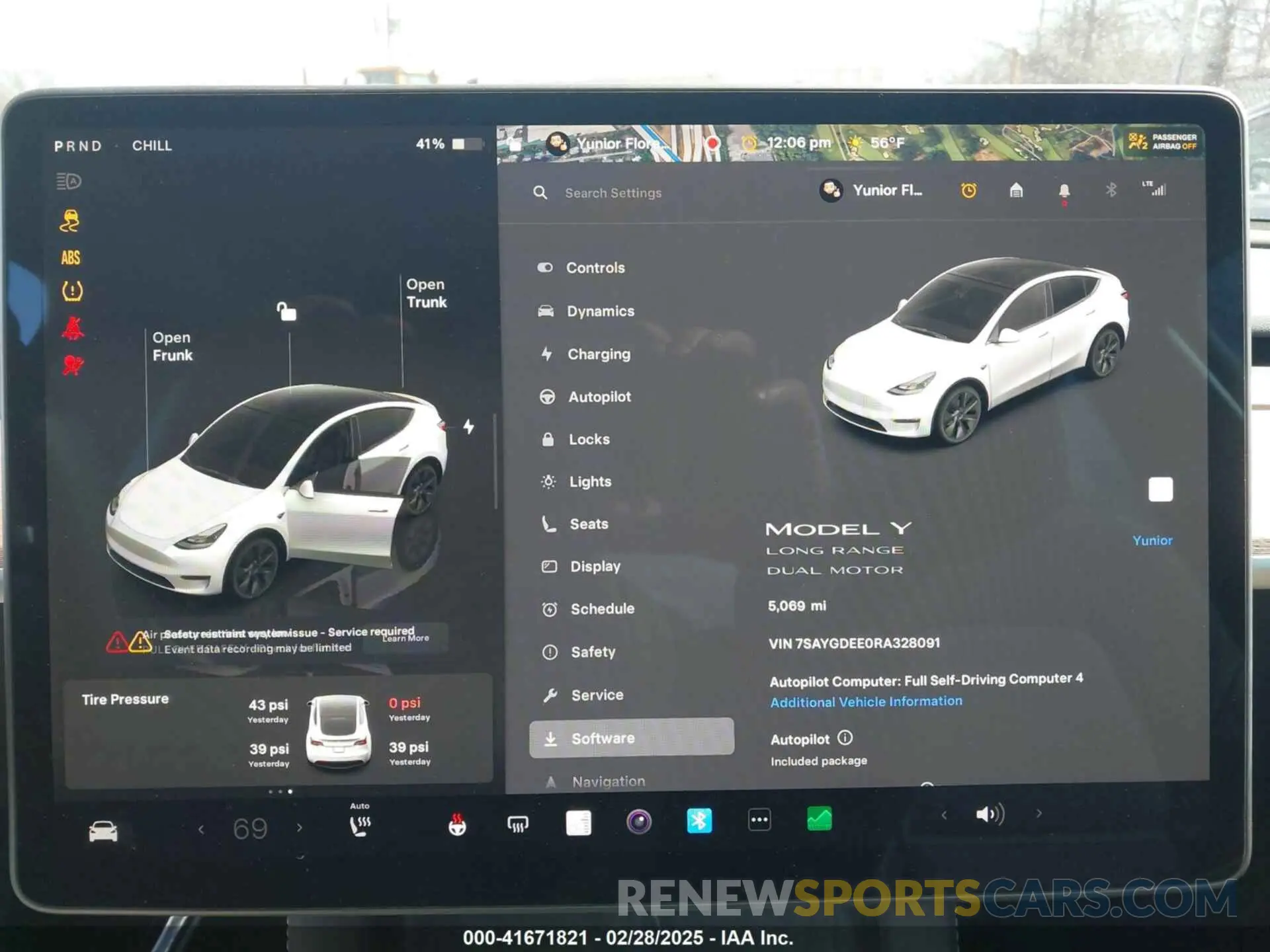 18 Photograph of a damaged car 7SAYGDEE0RA328091 TESLA MODEL Y 2024