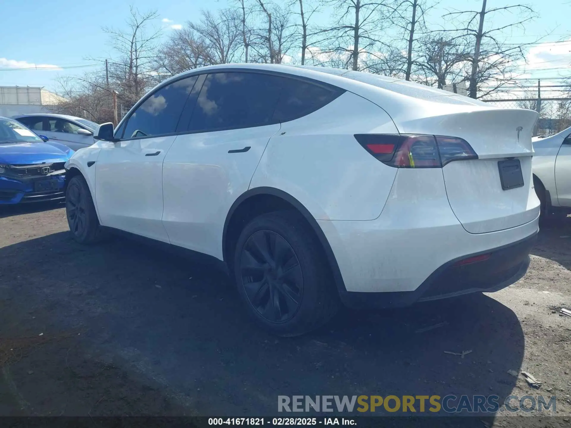 3 Photograph of a damaged car 7SAYGDEE0RA328091 TESLA MODEL Y 2024