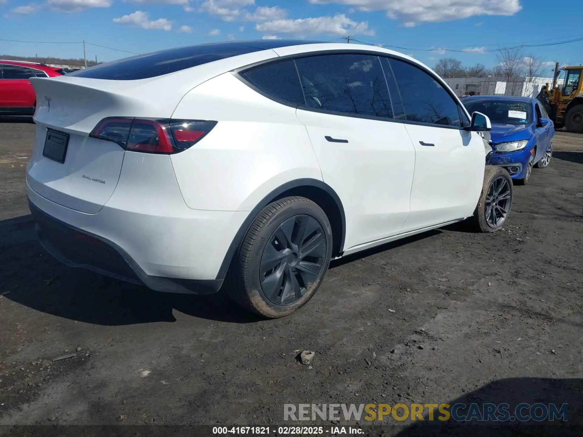 4 Photograph of a damaged car 7SAYGDEE0RA328091 TESLA MODEL Y 2024