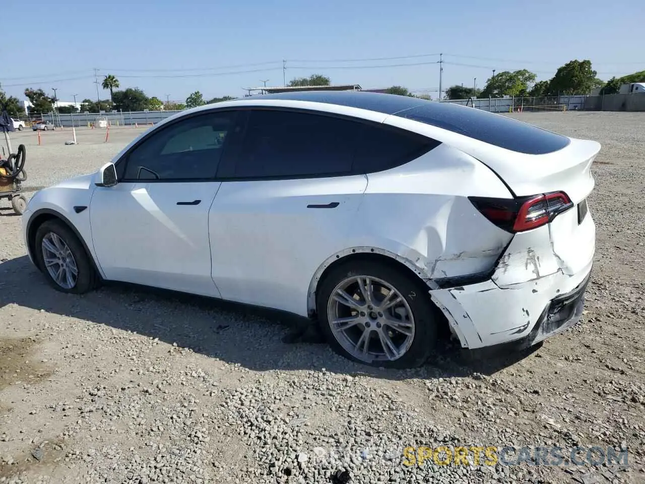 2 Photograph of a damaged car 7SAYGDEE0RF069041 TESLA MODEL Y 2024