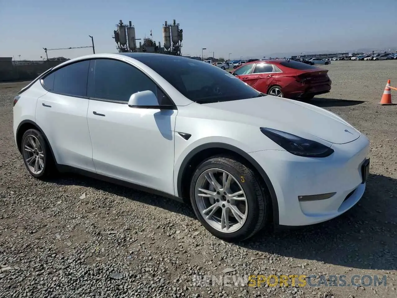 4 Photograph of a damaged car 7SAYGDEE0RF069041 TESLA MODEL Y 2024