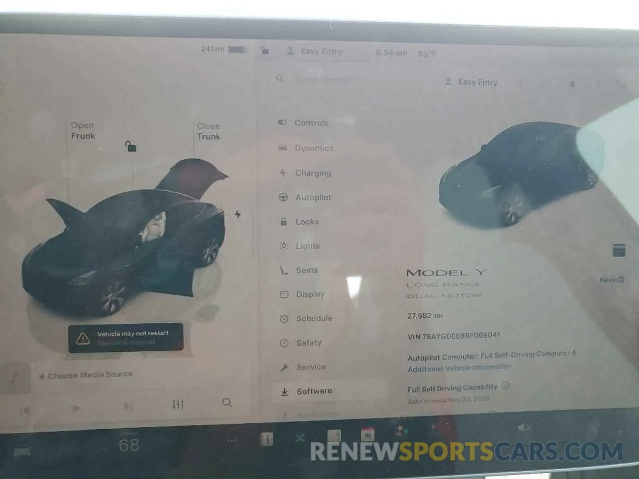9 Photograph of a damaged car 7SAYGDEE0RF069041 TESLA MODEL Y 2024