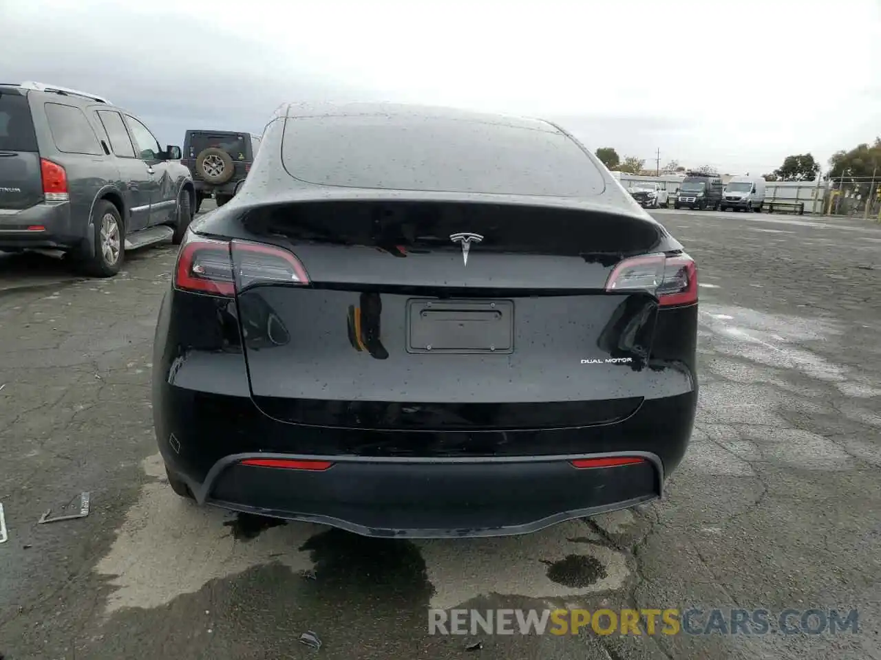 6 Photograph of a damaged car 7SAYGDEE0RF069797 TESLA MODEL Y 2024