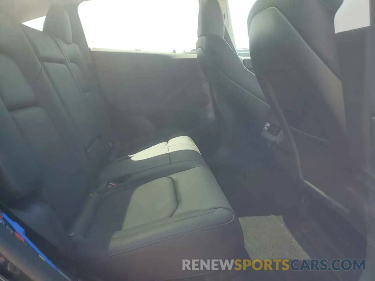 11 Photograph of a damaged car 7SAYGDEE0RF075700 TESLA MODEL Y 2024