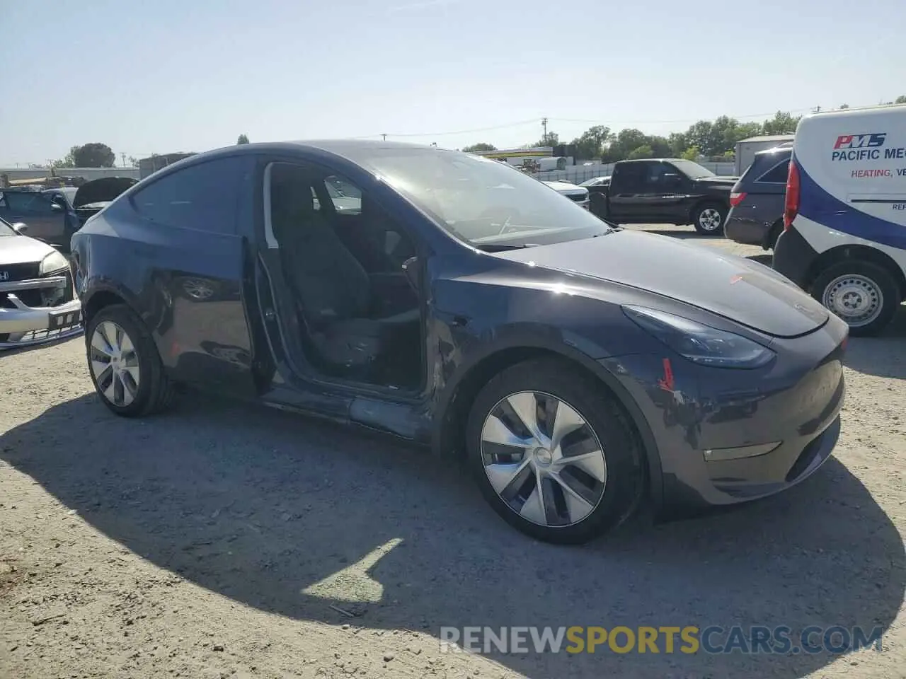 4 Photograph of a damaged car 7SAYGDEE0RF075700 TESLA MODEL Y 2024