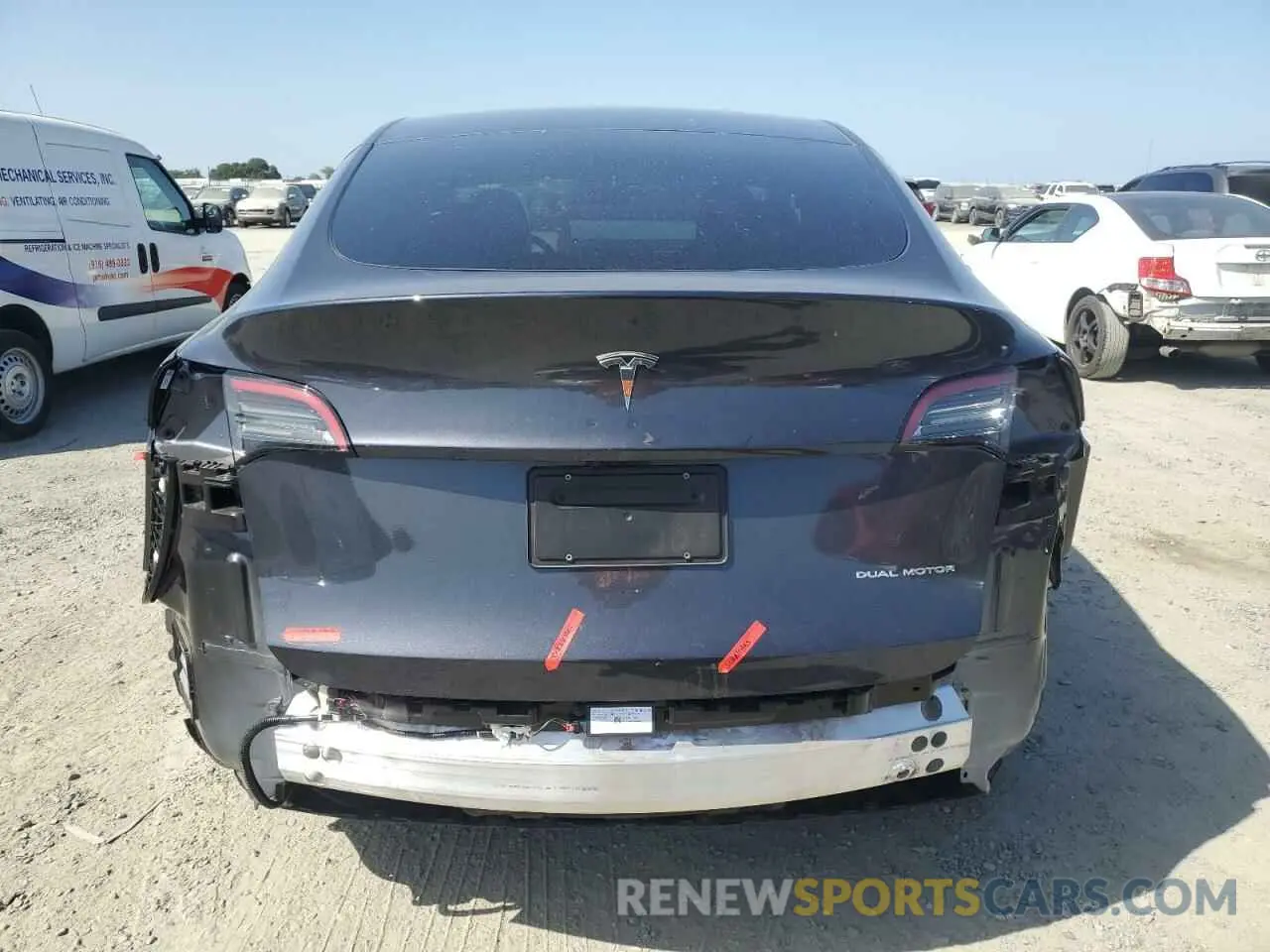 6 Photograph of a damaged car 7SAYGDEE0RF075700 TESLA MODEL Y 2024