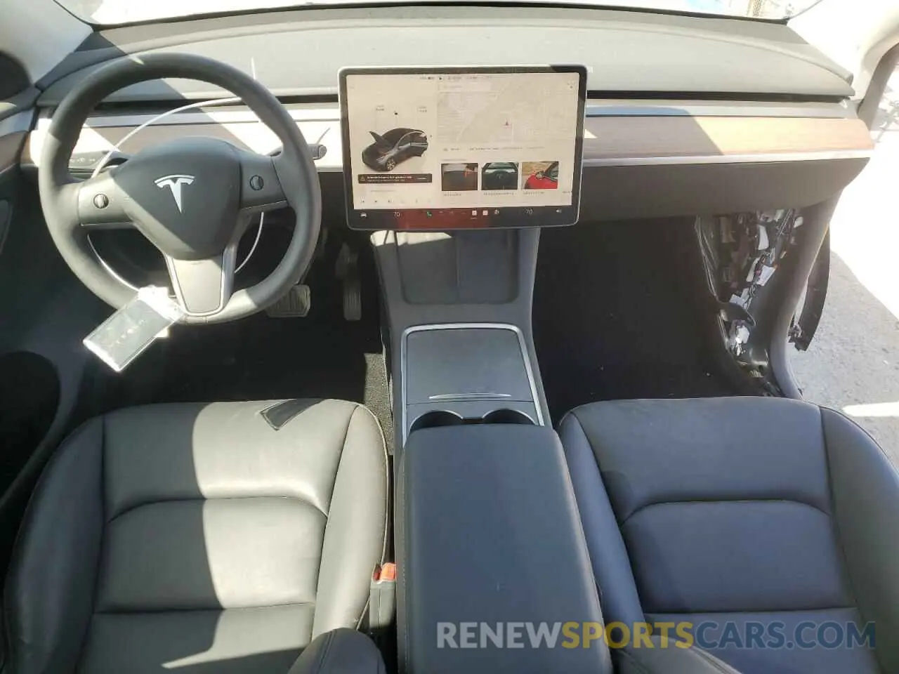 8 Photograph of a damaged car 7SAYGDEE0RF075700 TESLA MODEL Y 2024
