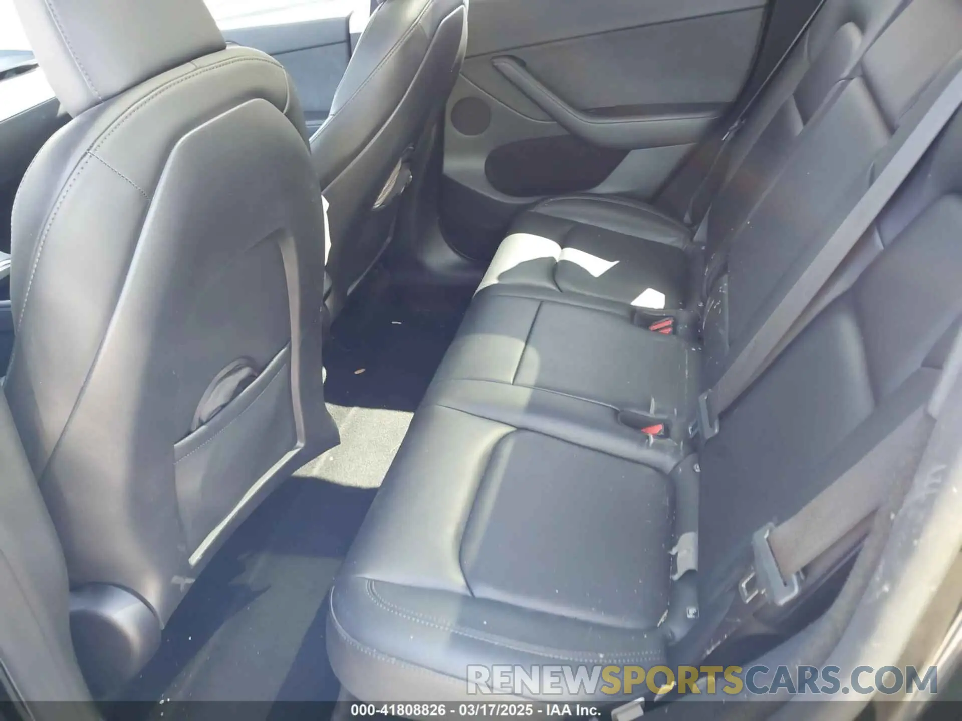 8 Photograph of a damaged car 7SAYGDEE0RF078242 TESLA MODEL Y 2024
