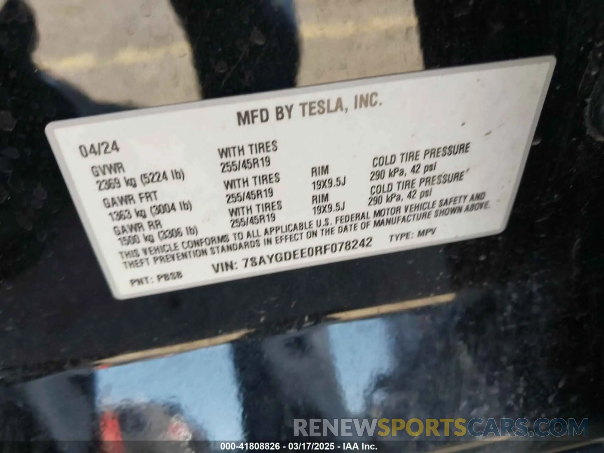 9 Photograph of a damaged car 7SAYGDEE0RF078242 TESLA MODEL Y 2024