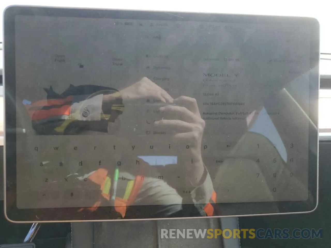 9 Photograph of a damaged car 7SAYGDEE0RF081948 TESLA MODEL Y 2024