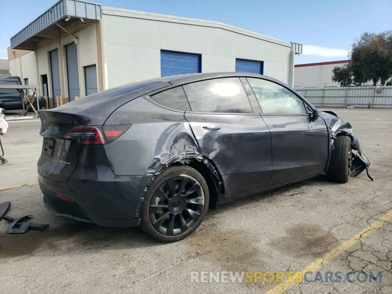 3 Photograph of a damaged car 7SAYGDEE0RF118383 TESLA MODEL Y 2024