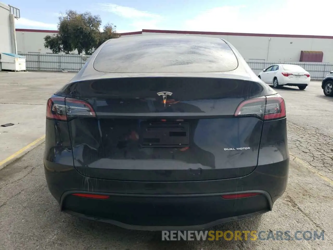 6 Photograph of a damaged car 7SAYGDEE0RF118383 TESLA MODEL Y 2024