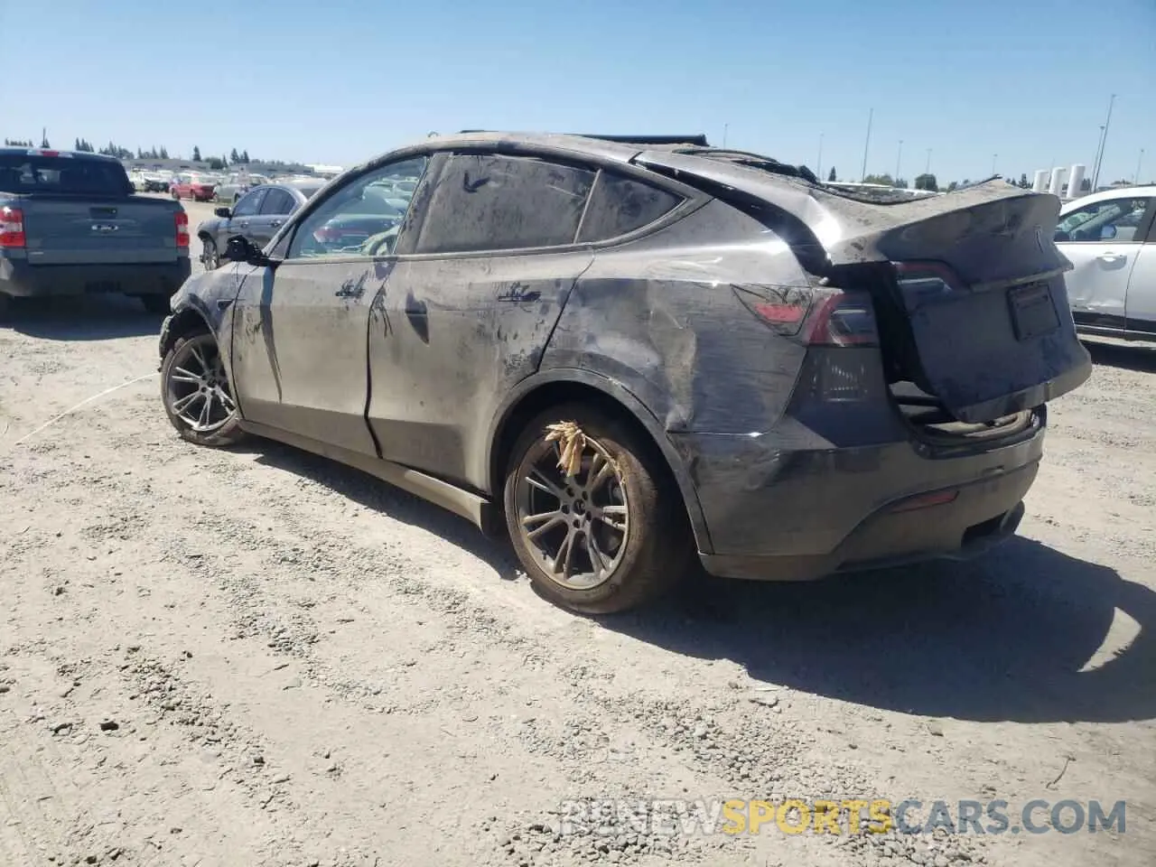 2 Photograph of a damaged car 7SAYGDEE0RF123227 TESLA MODEL Y 2024