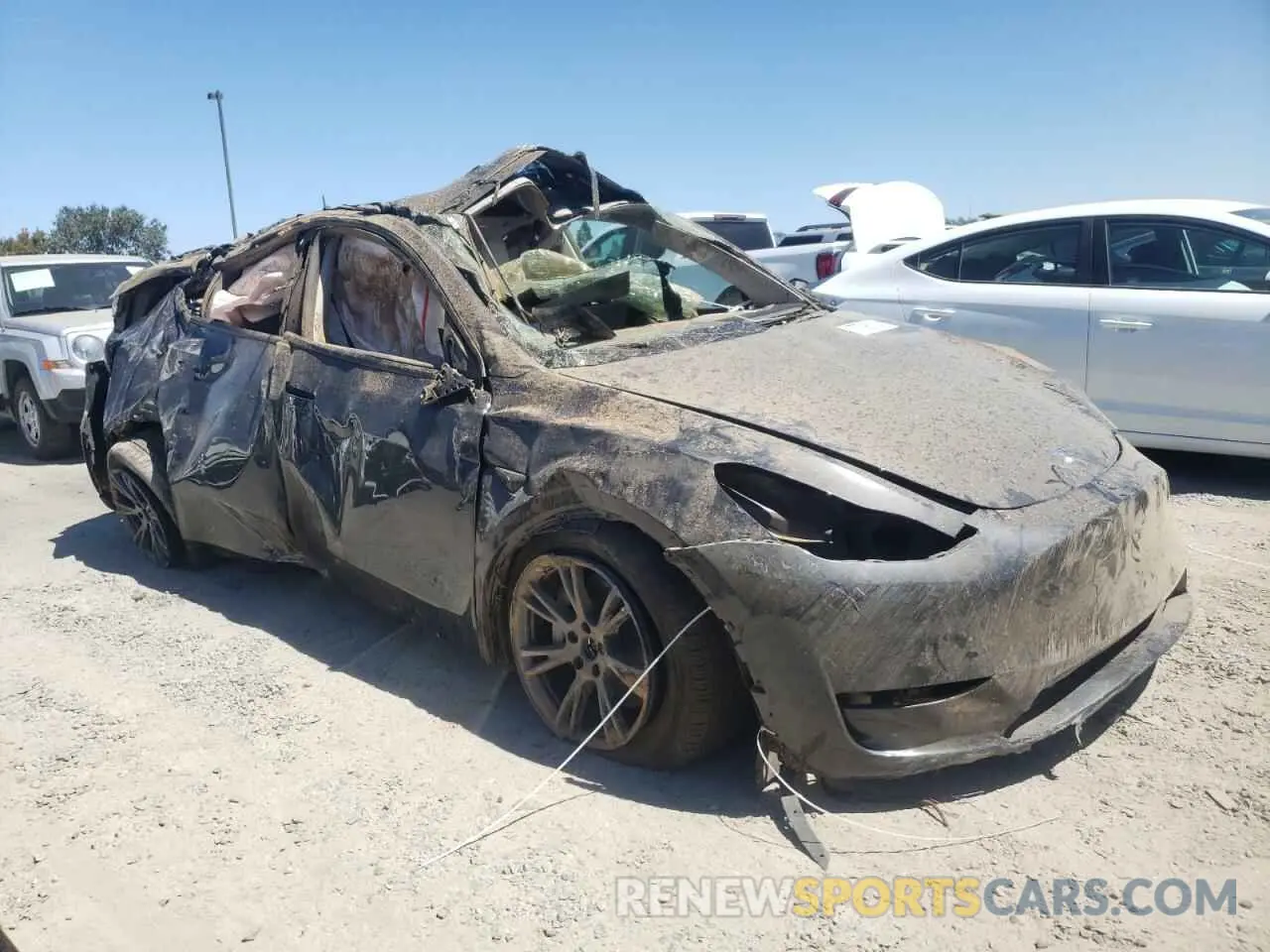 4 Photograph of a damaged car 7SAYGDEE0RF123227 TESLA MODEL Y 2024