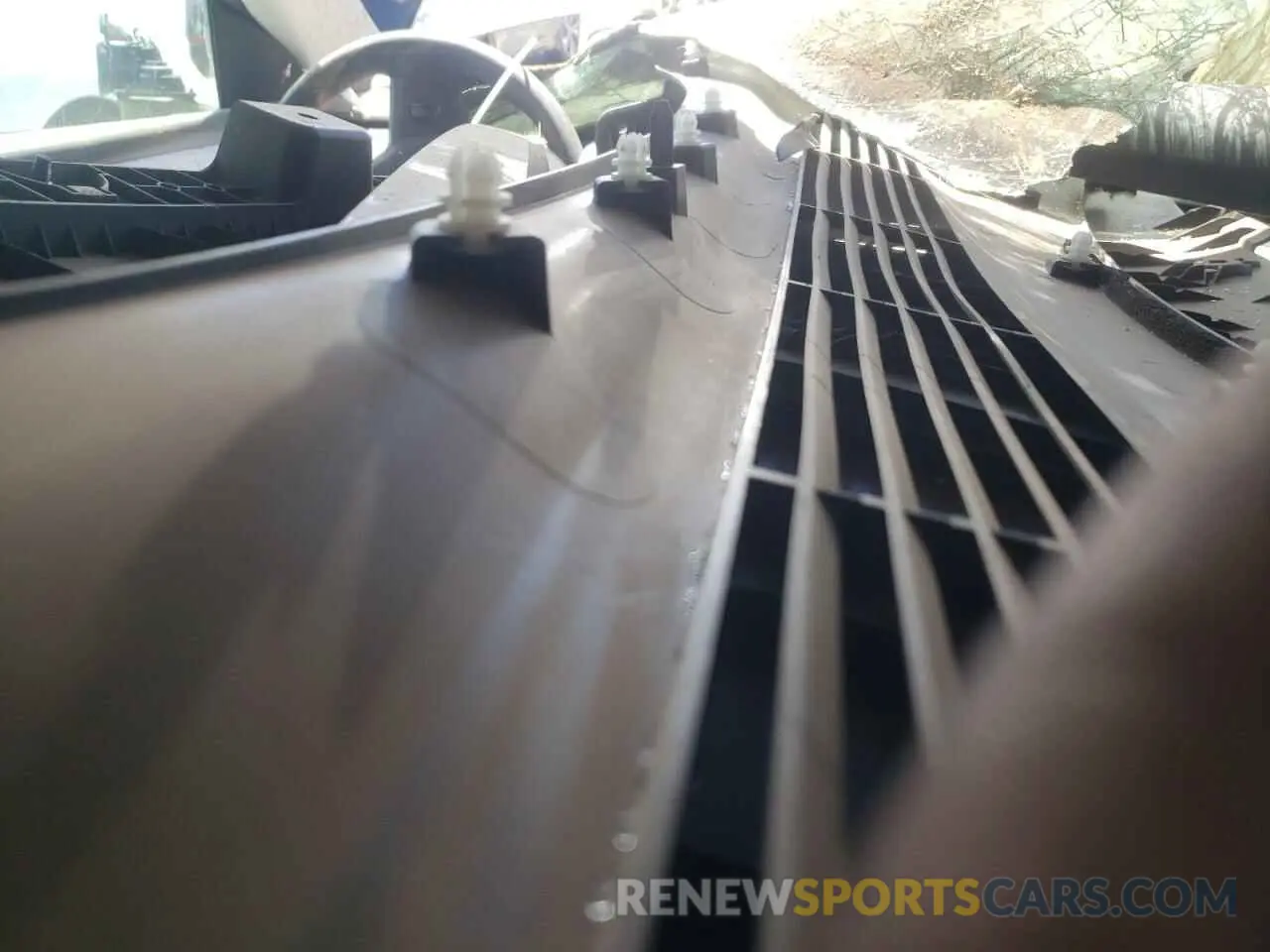 8 Photograph of a damaged car 7SAYGDEE0RF123227 TESLA MODEL Y 2024