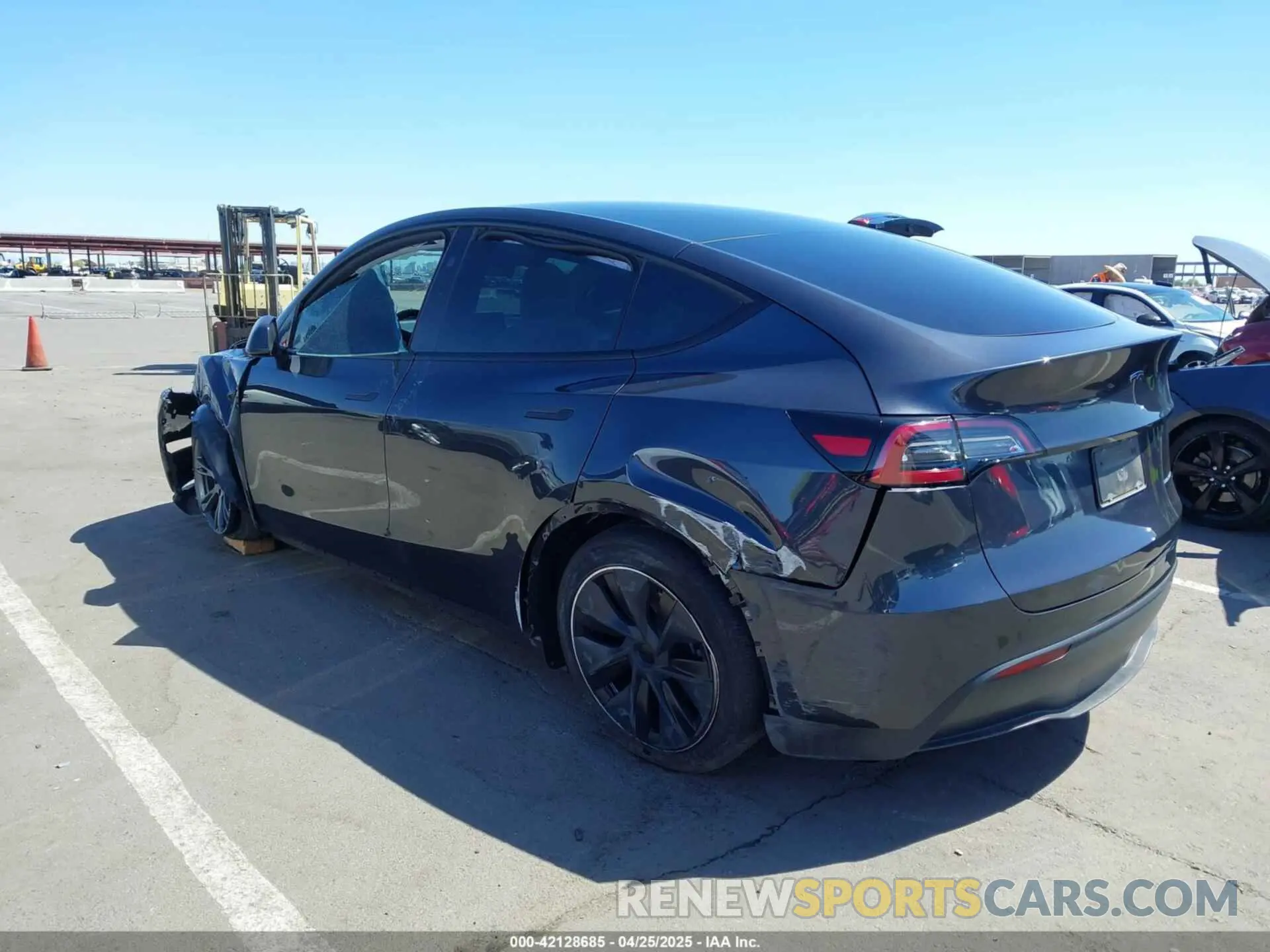 3 Photograph of a damaged car 7SAYGDEE0RF128802 TESLA MODEL Y 2024