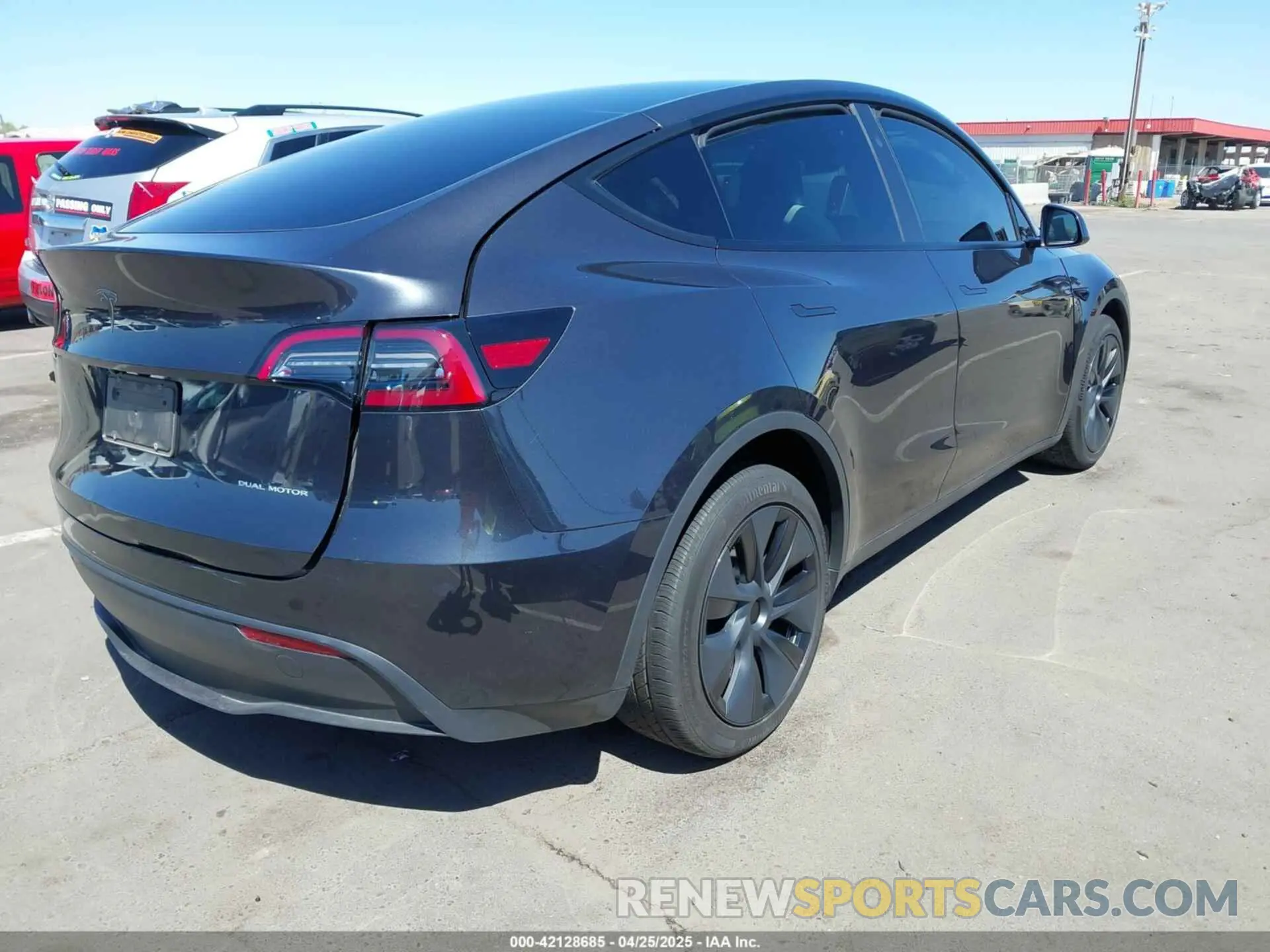 4 Photograph of a damaged car 7SAYGDEE0RF128802 TESLA MODEL Y 2024