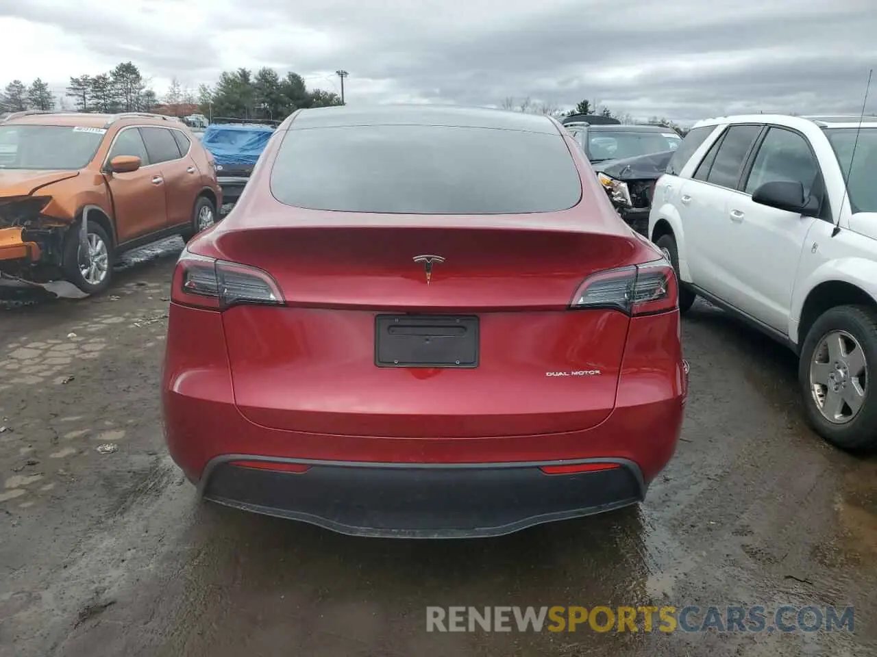 6 Photograph of a damaged car 7SAYGDEE0RF159774 TESLA MODEL Y 2024