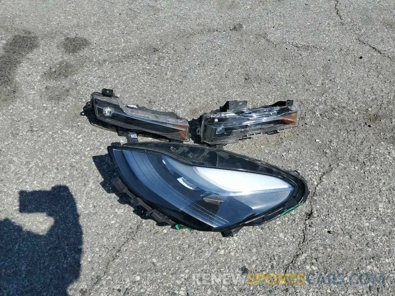 15 Photograph of a damaged car 7SAYGDEE0RF169236 TESLA MODEL Y 2024