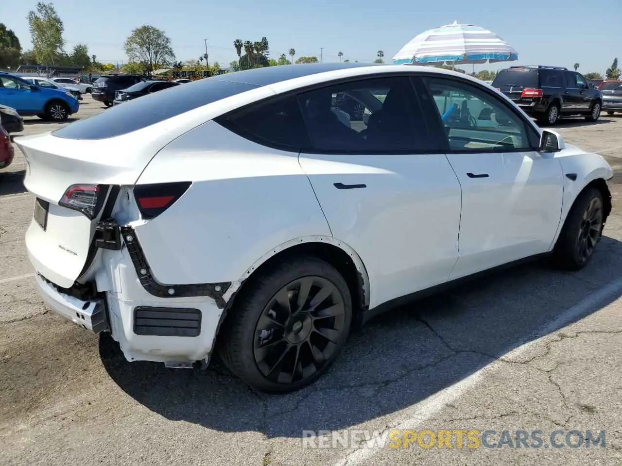 3 Photograph of a damaged car 7SAYGDEE0RF169236 TESLA MODEL Y 2024