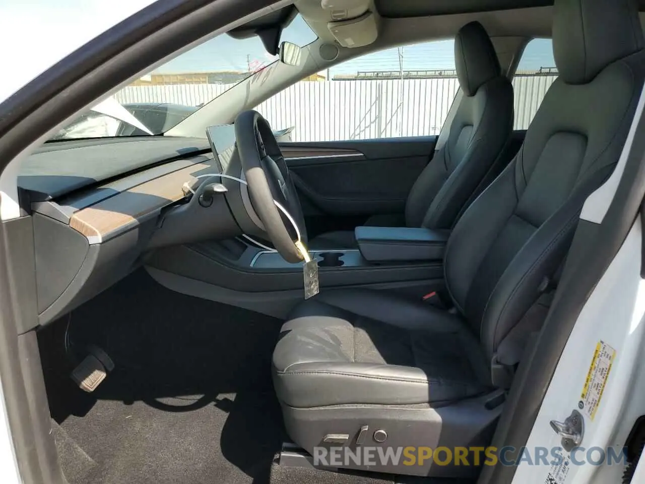 7 Photograph of a damaged car 7SAYGDEE0RF169236 TESLA MODEL Y 2024