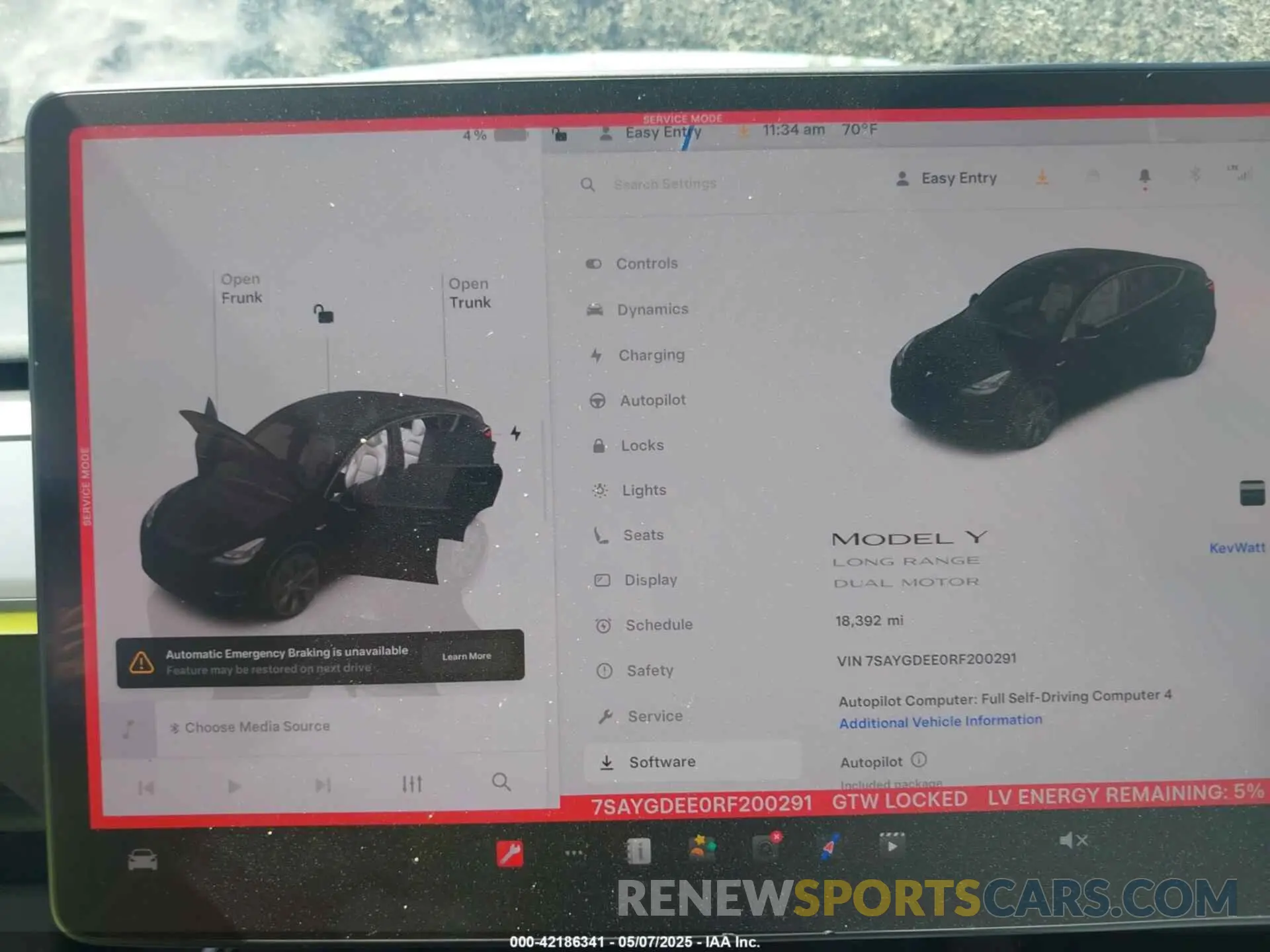 18 Photograph of a damaged car 7SAYGDEE0RF200291 TESLA MODEL Y 2024