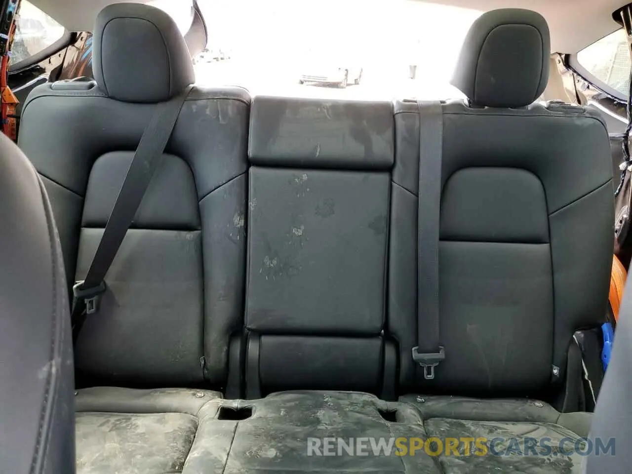 10 Photograph of a damaged car 7SAYGDEE0RF202381 TESLA MODEL Y 2024
