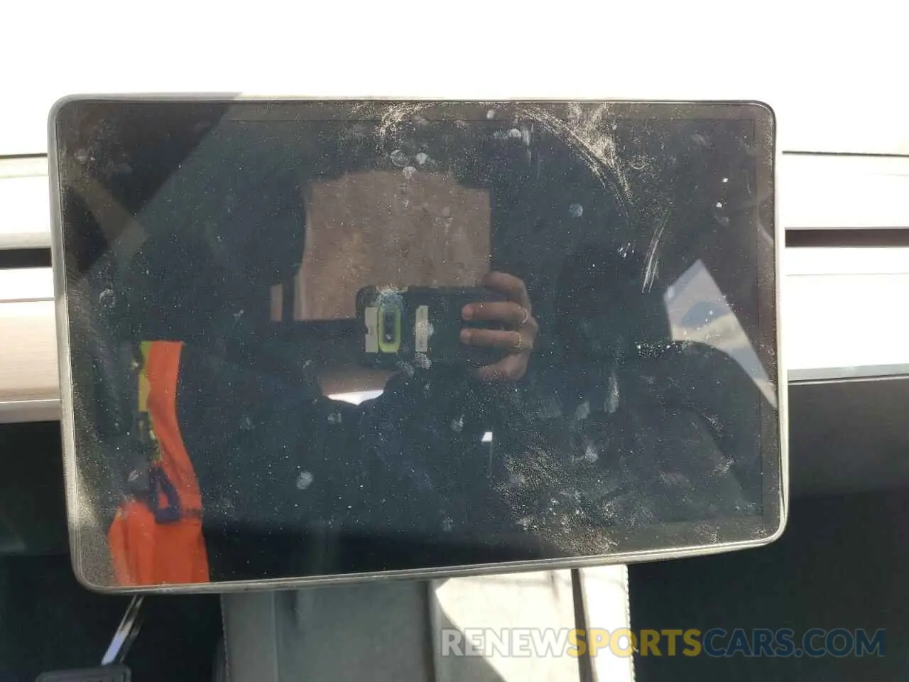 9 Photograph of a damaged car 7SAYGDEE0RF202381 TESLA MODEL Y 2024