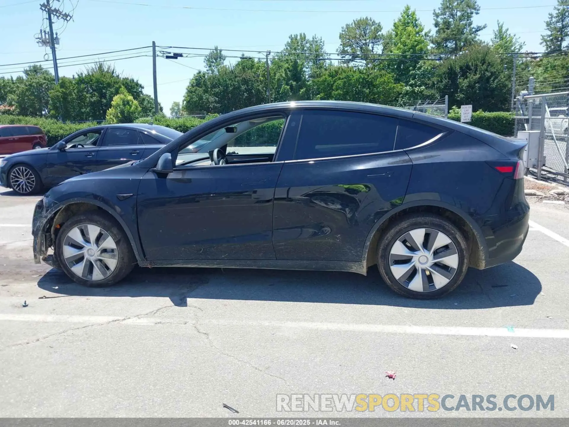 14 Photograph of a damaged car 7SAYGDEE0RF986660 TESLA MODEL Y 2024