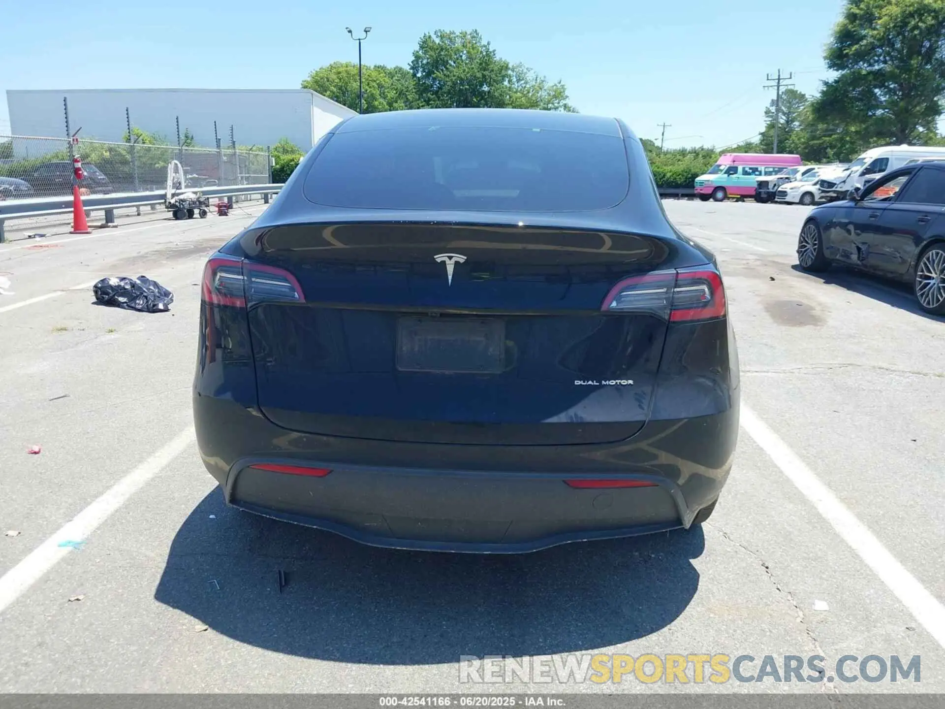 16 Photograph of a damaged car 7SAYGDEE0RF986660 TESLA MODEL Y 2024